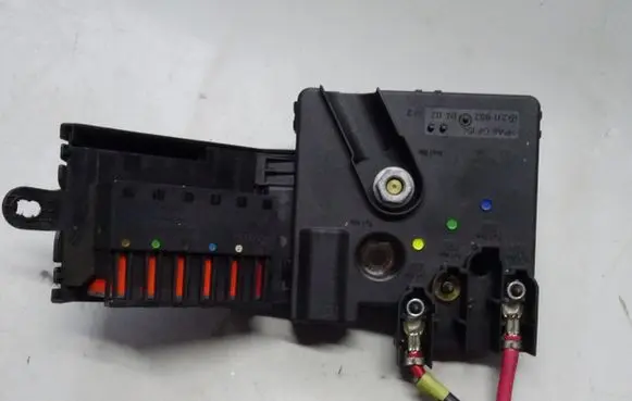 Mercedes-Benz CLS C219 Fuse module 2119820402