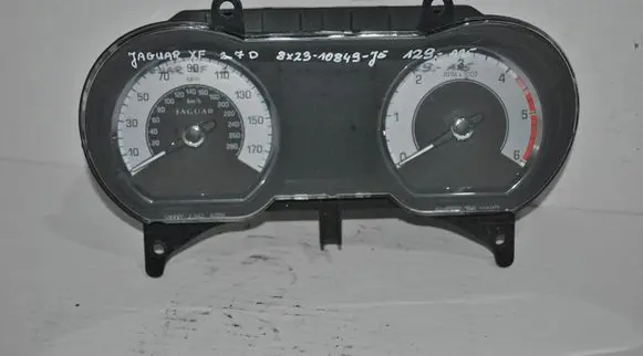 Jaguar XF X250 Speedometer (instrument cluster) 8X2310849JE 2JE01000548 VP8X2F10849JE