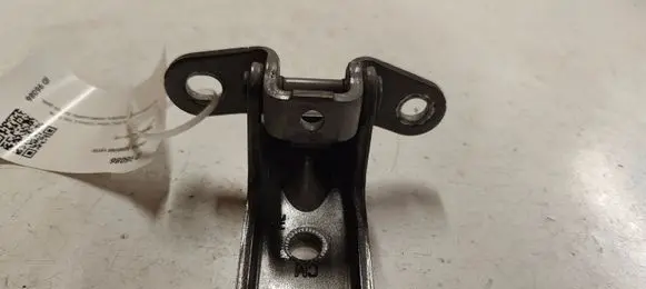 KIA Sorento Rear door lower hinge