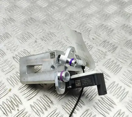Volkswagen Tiguan Air conditioning (A/C) expansion valve 3WA816111D 85E816682