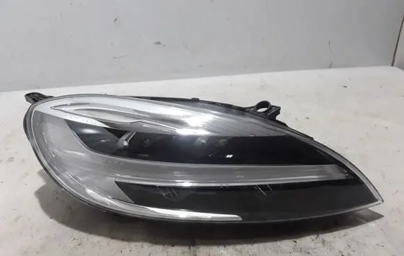 Volvo V40 Headlight/headlamp 32228484