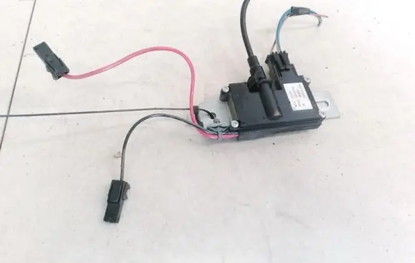 Chrysler 300 - 300C Antenna control unit 05059070AE