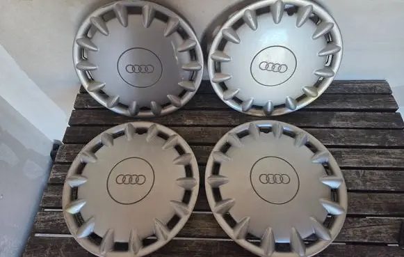 Audi A6 S6 C5 4B R15 wheel hub/cap/trim 8D0601147B
