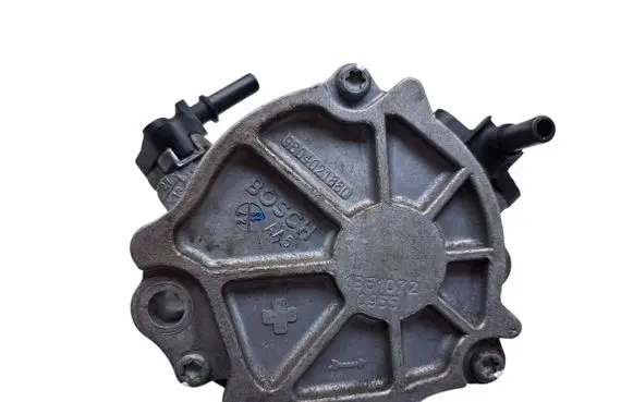 Volvo V40 Vacuum pump 9804021880 31330213