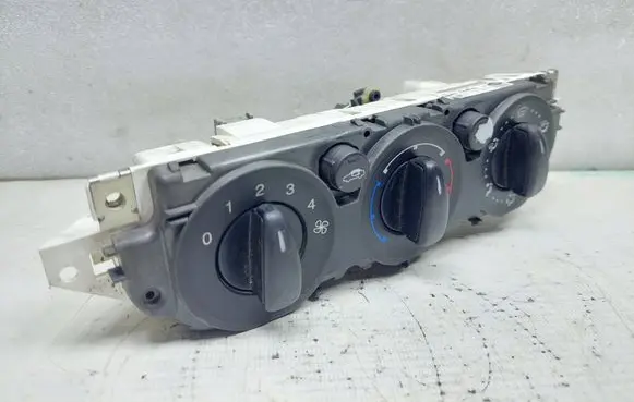 Ford Focus Climate control unit 3M5T19980AD P69607320 69607320