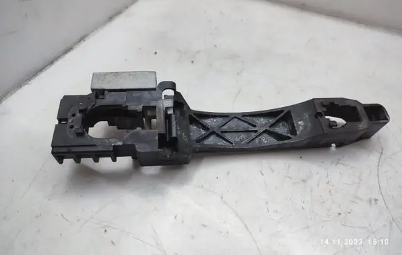 Front door exterior handle/bracket