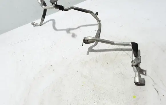 Renault Trafic III (X82) Air conditioning (A/C) pipe/hose 924804190R