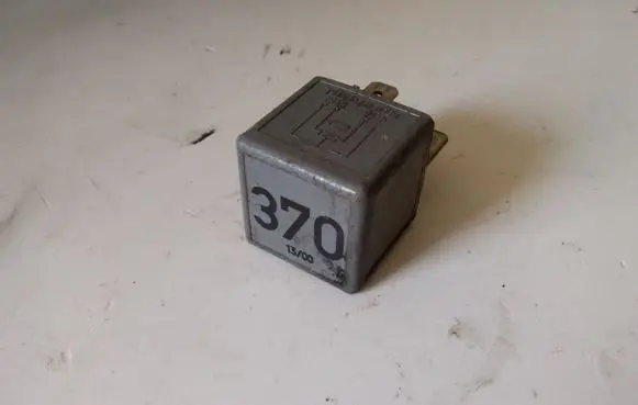 Seat Altea Other relay 8D0951253 V23134J52X300