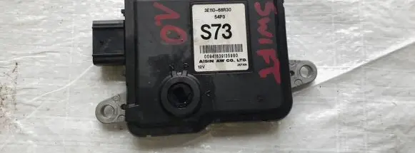 Suzuki Swift III Transfer box differential control unit 3E11068R30