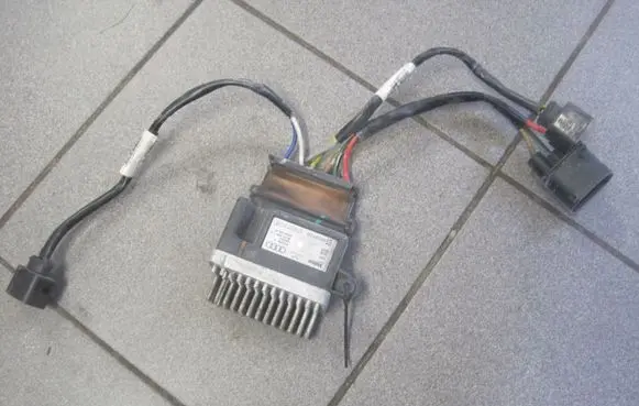 Audi A4 S4 B8 8K Coolant fan relay 8K0910501D