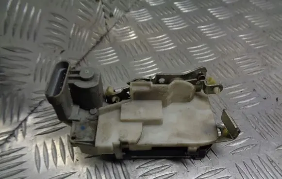 Fiat Punto (188) Rear door lock