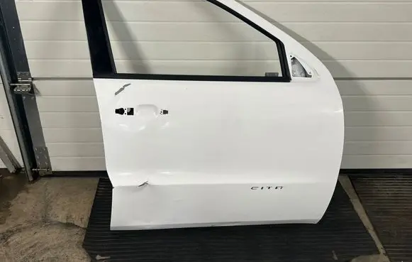 Dodge Durango III Front door