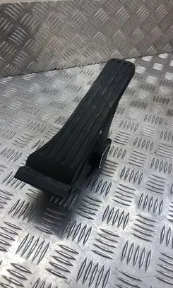 Mercedes-Benz E W212 Accelerator throttle pedal A2043000004