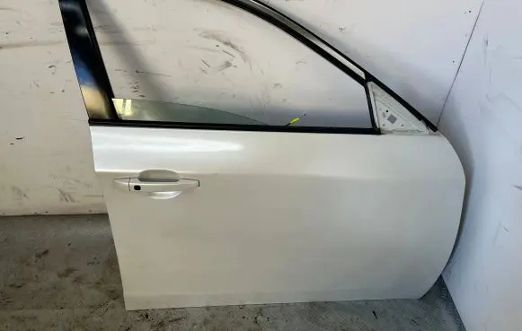 Subaru Impreza III Front door