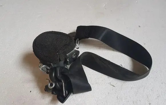 Ford Galaxy Rear seatbelt 613B85A