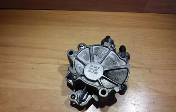 Peugeot 607 Vacuum pump 4R8Q2A451AE
