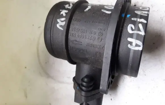Skoda Octavia Mk2 (1Z) Mass air flow meter 0281002531