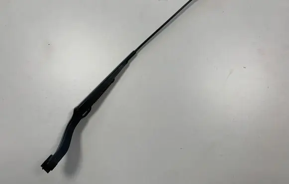 Mercedes-Benz B W245 Front wiper blade arm 1698200240 A1698200240