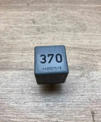 Audi A6 S6 C6 4F Other relay 8D0951253 V23134J52X300 370