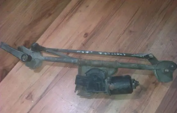 Chrysler Neon II Front wiper linkage and motor
