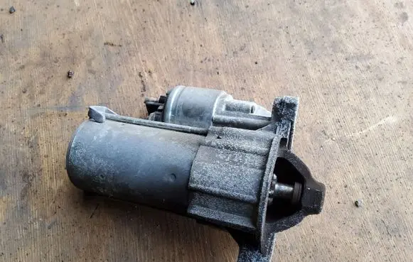 Peugeot 307 Starter motor 9648644680