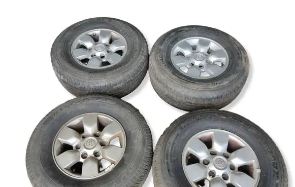 Toyota Hilux (AN10, AN20, AN30) R15 alloy rim 15X7JJ