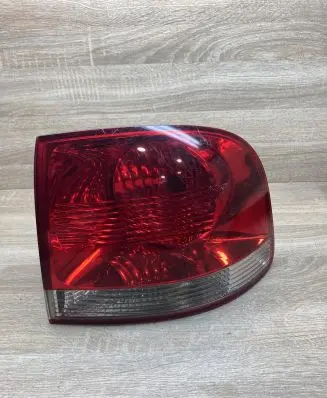 Tailgate rear/tail lights