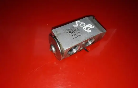 Subaru Justy Air conditioning (A/C) expansion valve 2S496 7DC