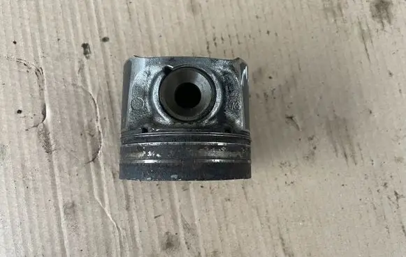 Renault Master III Piston 85L145