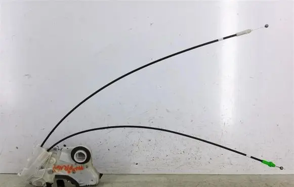 Toyota Verso-S Front door lock