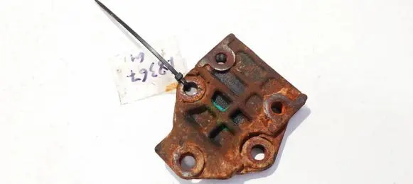 KIA Carnival Engine mounting bracket