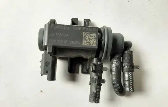 Ford Kuga II Turbo solenoid valve F2GE9E882BA