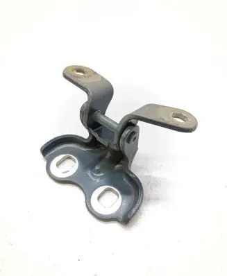 Opel Mokka X Front door lower hinge 