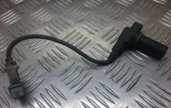 Volkswagen Transporter - Caravelle T4 Crankshaft position sensor 075906433C