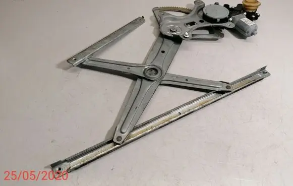 Toyota Corolla Verso AR10 Rear door window regulator with motor 698300F020
