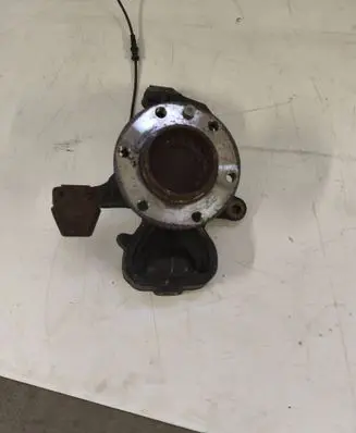 Mercedes-Benz Sprinter W906 Front wheel hub A906332