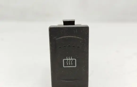 Volkswagen PASSAT B5 Windscreen/window heater switch 3B0959621C