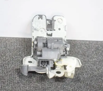 Audi A7 S7 4G Tailgate/trunk/boot lock/catch/latch 8K9827505A