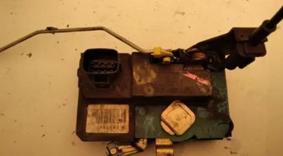 Volvo S80 Front door lock 5203881