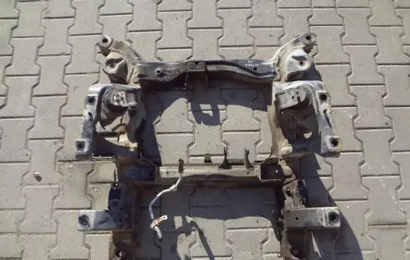 Suzuki Grand Vitara II Front subframe