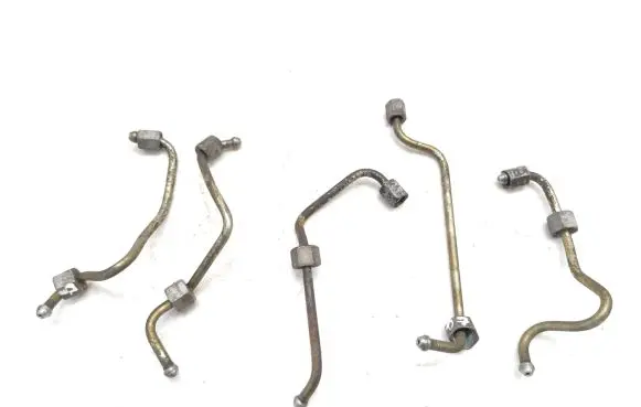 Fuel injector supply line/pipe