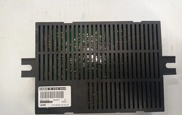 BMW 5 E60 E61 Air suspension control unit module (rear) 9154944