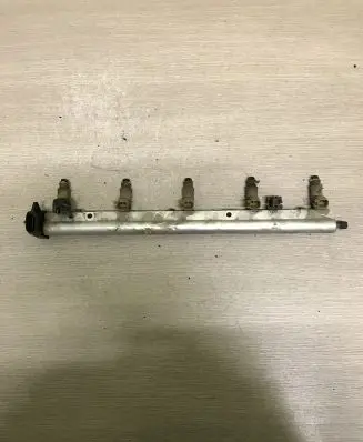Volvo C70 Fuel injectors set 8699448