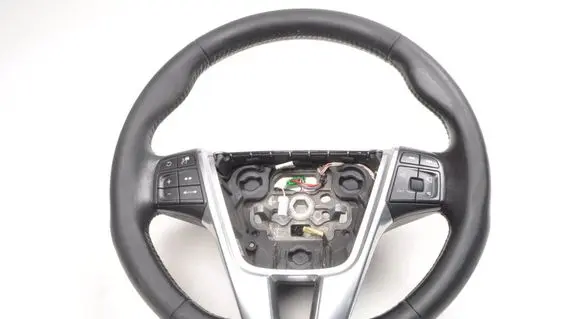 Volvo V70 Steering wheel 31332536