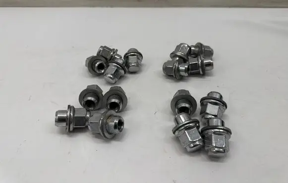 Toyota Yaris Cross Nuts/bolts 