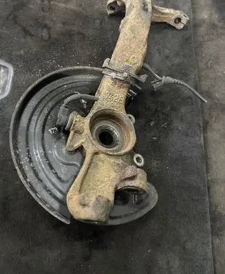 Skoda Superb B5 (3U) Front wheel hub spindle knuckle