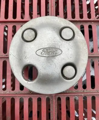 Ford Escort Original wheel cap 83BB1130AD 552931