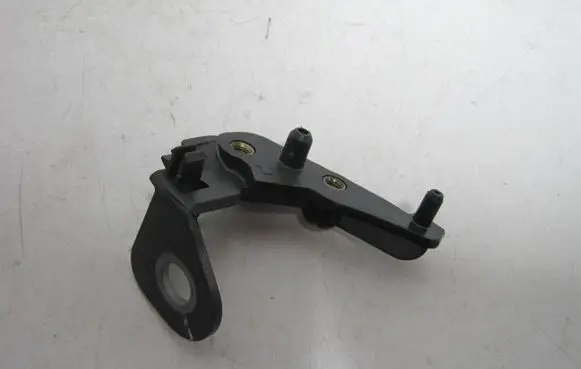 Jaguar XE Fender mounting bracket GX7316291AE