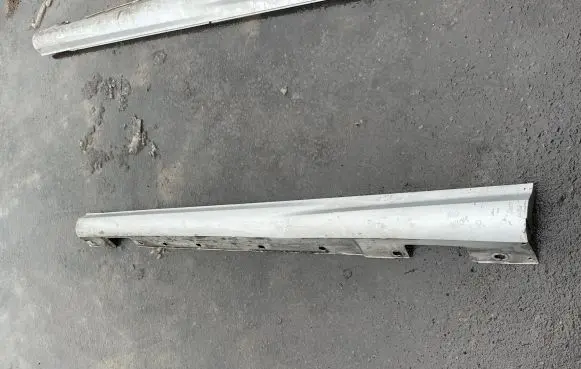 Mercedes-Benz C W204 Sill A2046981354