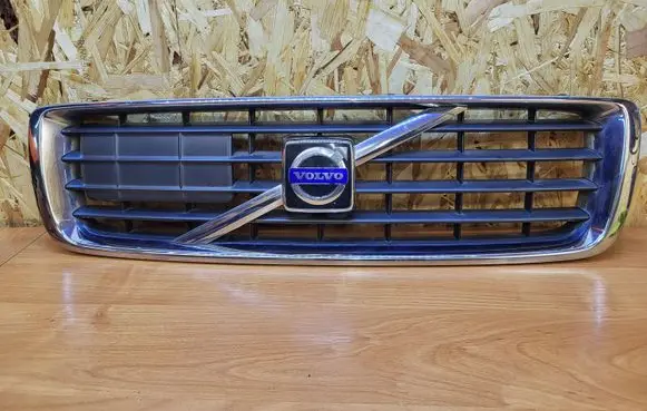 Volvo S80 Front bumper upper radiator grill 30698973 30764072
